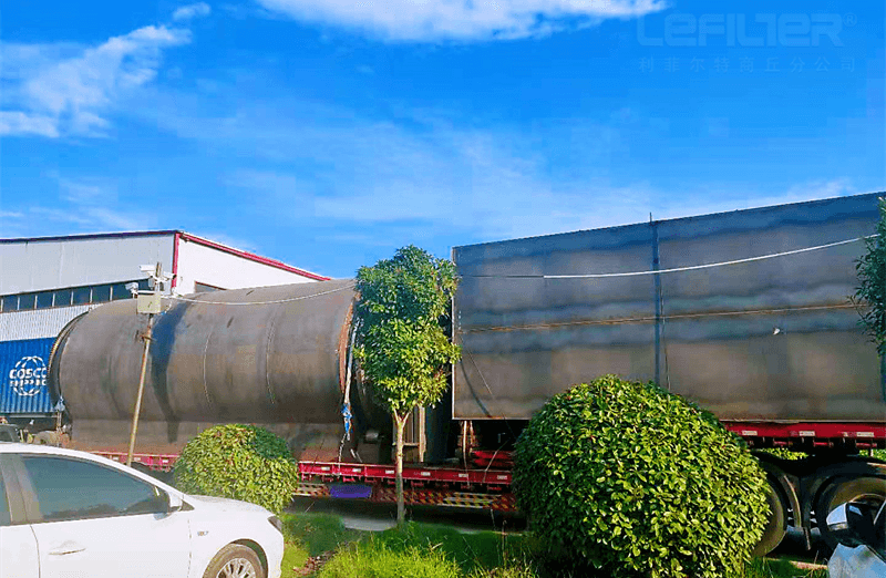 利菲爾特裂解設備裝車發貨