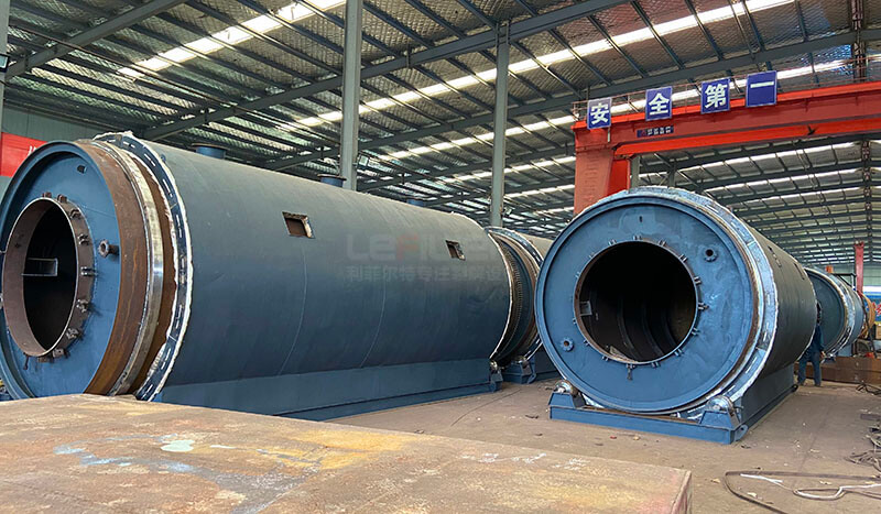 油泥熱裂解設(shè)備等待裝車發(fā)貨