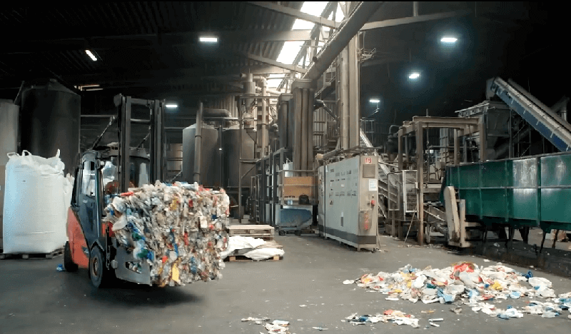 生活垃圾裂解處理現場